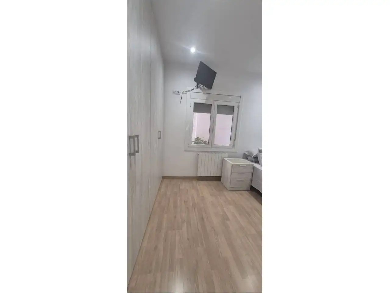 Schlafzimmer von Einfamilien-Reihenhaus zum Verkauf in L'Hospitalet de Llobregat mit Klimaanlage, Heizung und Parkett