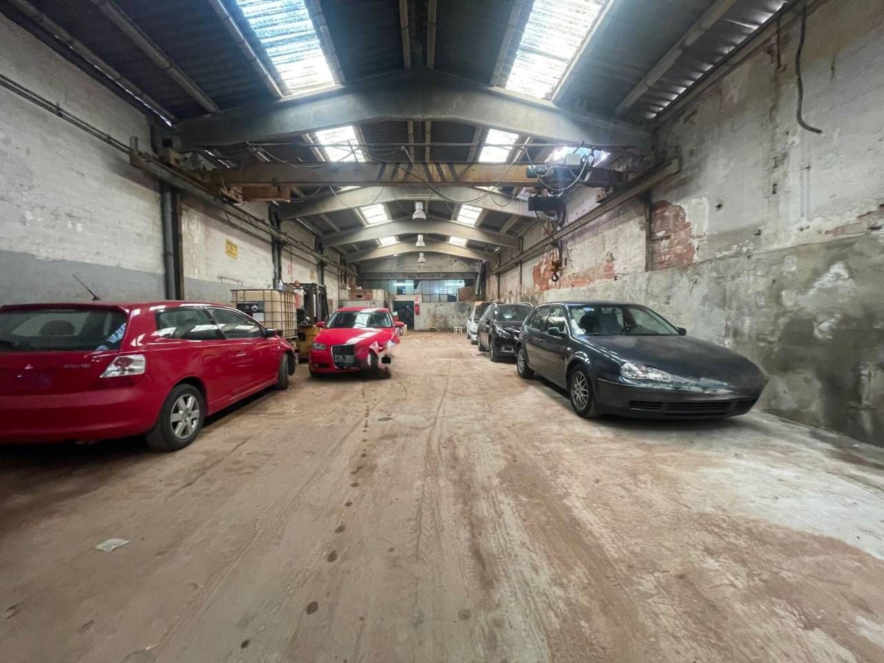 Aparcament de Nau industrial en venda en Cerdanyola del Vallès