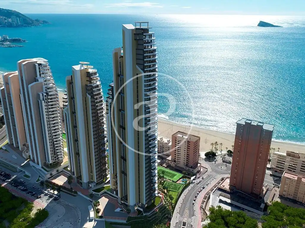 Vista exterior de Piso en venta en Benidorm con Aire acondicionado, Calefacción y Jardín privado