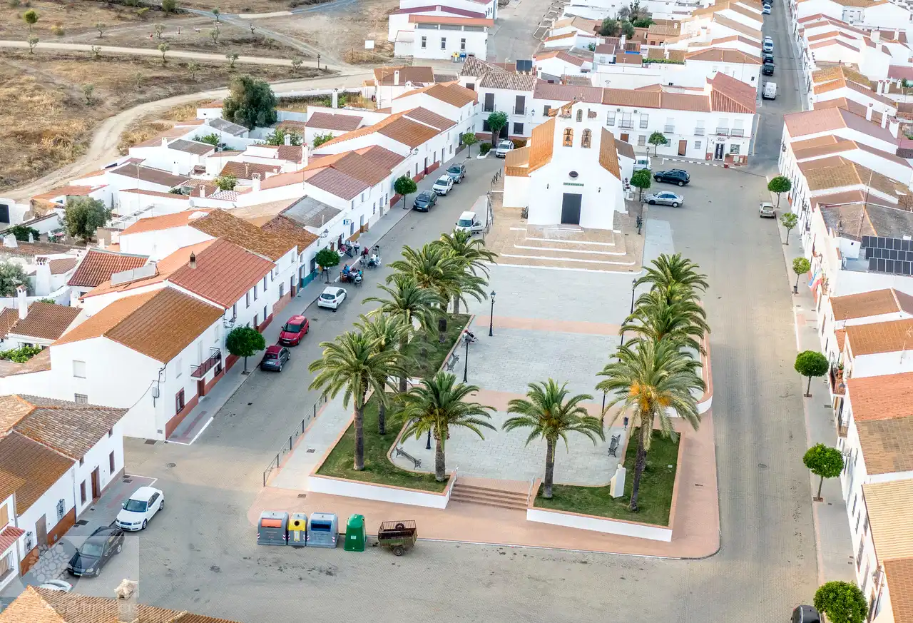 Außenansicht von Einfamilien-Reihenhaus zum Verkauf in San Silvestre de Guzmán