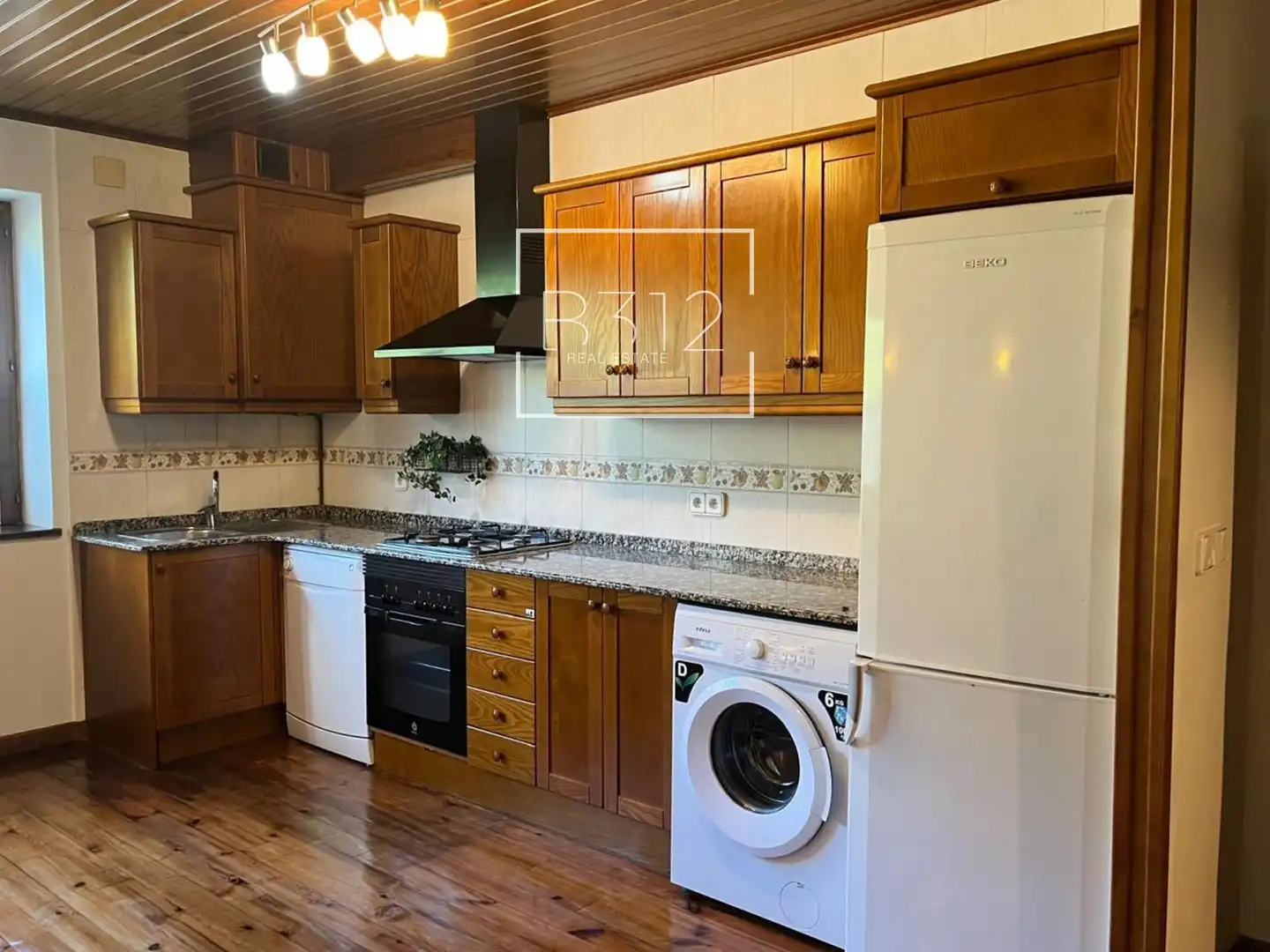 Cocina de Piso en venta en Vielha e Mijaran con Calefacción, Parquet y Amueblado