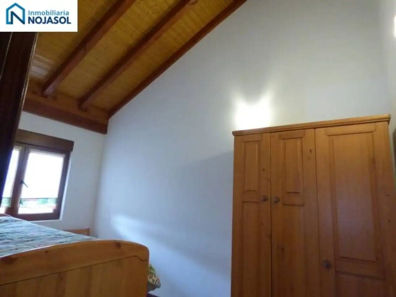 Schlafzimmer von Einfamilien-Reihenhaus zum Verkauf in Bareyo mit Heizung, Terrasse und Möbliert