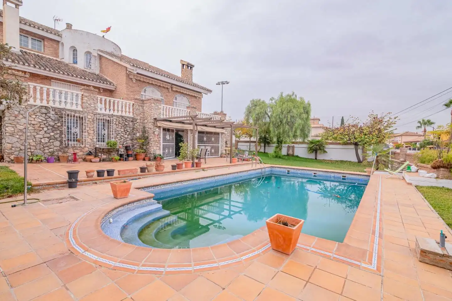 Piscina de Casa o xalet en venda en La Zubia amb Calefacció, Jardí privat i Terrassa