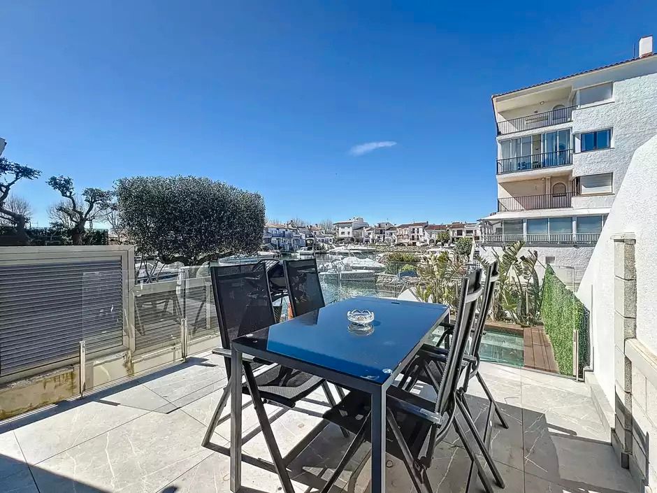 Terrace of House or chalet for sale in Empuriabrava  with Air Conditioner, Swimming Pool and Furnished