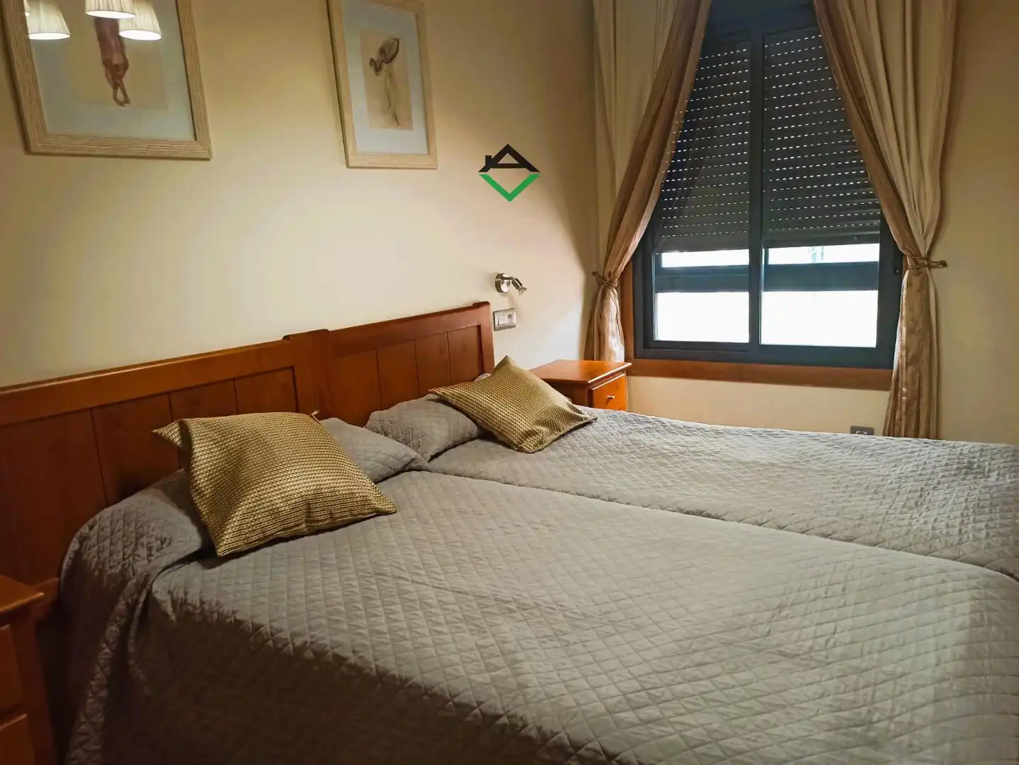 Habitación de Casa o chalet en venta en Cangas  con Terraza, Piscina y Amueblado