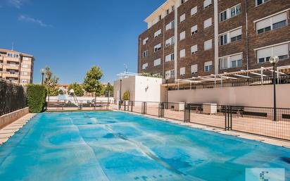 Piscina de Pis en venda en Ávila Capital