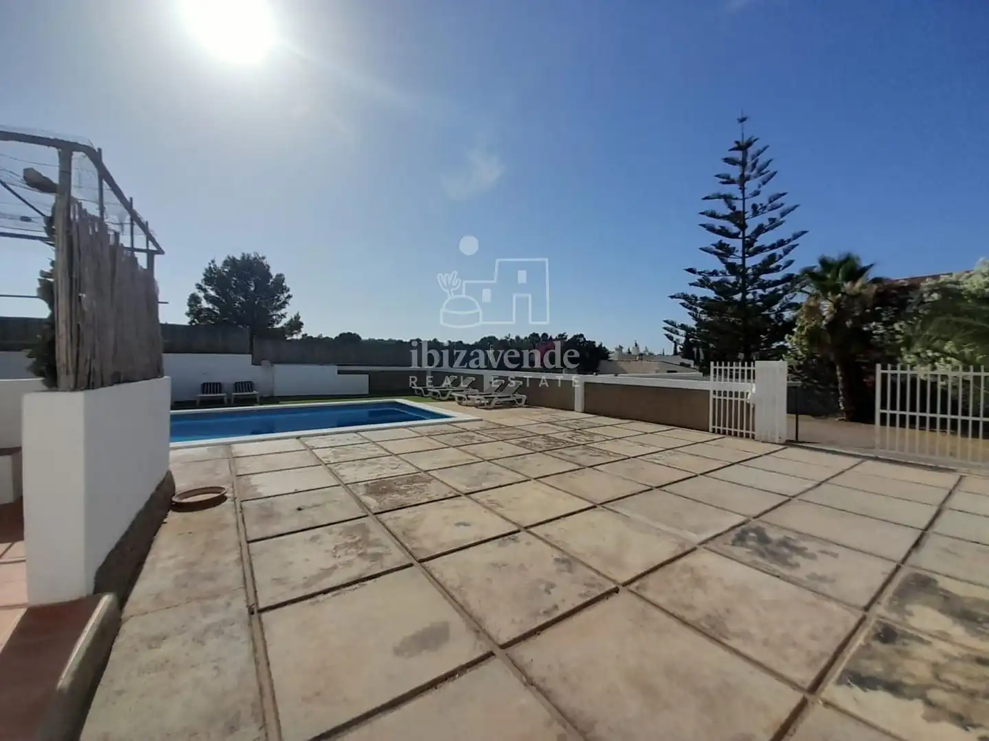 Vista exterior de Casa o xalet en venda en Sant Josep de sa Talaia amb Aire condicionat, Calefacció i Parquet