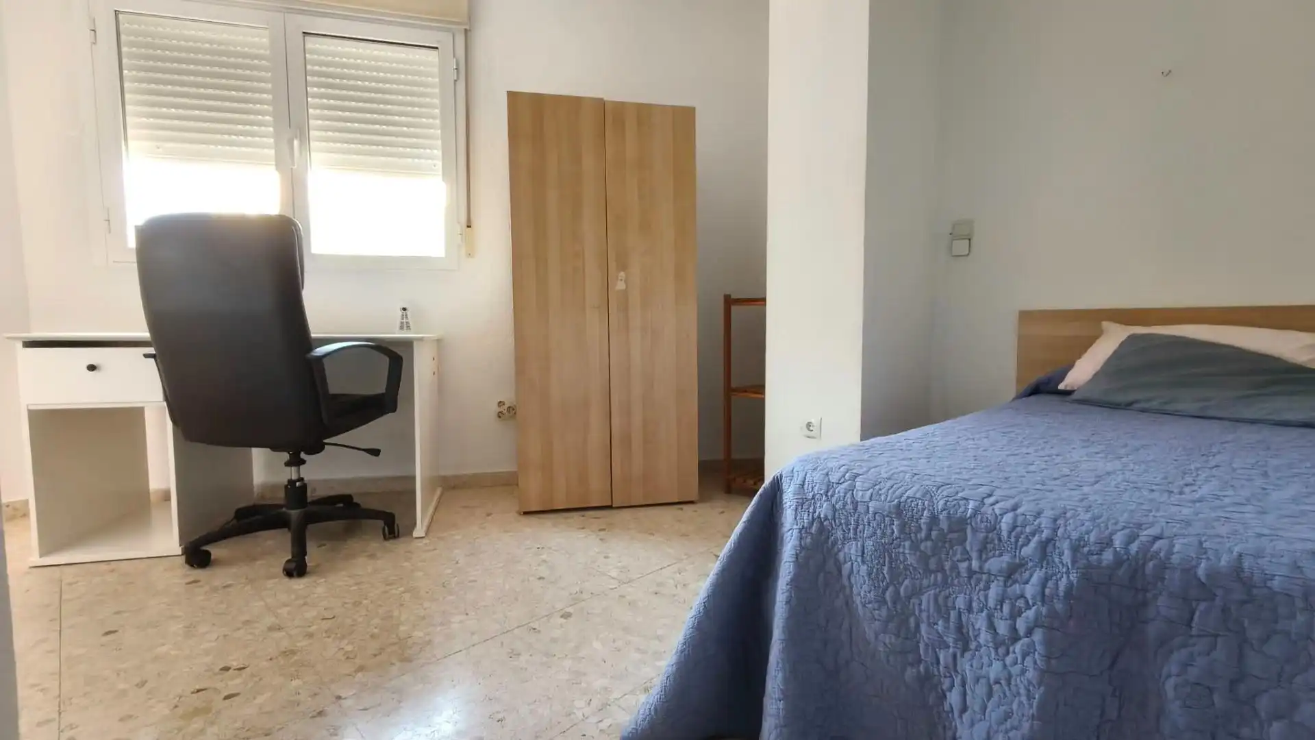 Dormitori de Pis de lloguer en Badajoz amb Aire condicionat, Calefacció i Terrassa