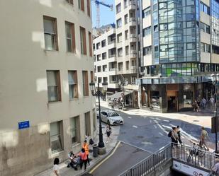 Vista exterior de Pis de lloguer en Oviedo  amb Calefacció i Moblat