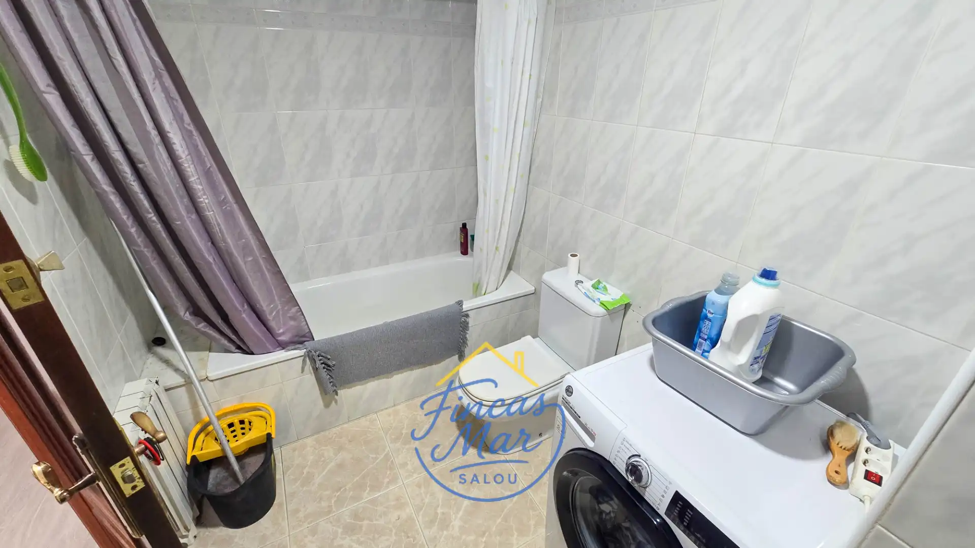 Baño de Piso en venta en Salou con Aire acondicionado, Terraza y Amueblado
