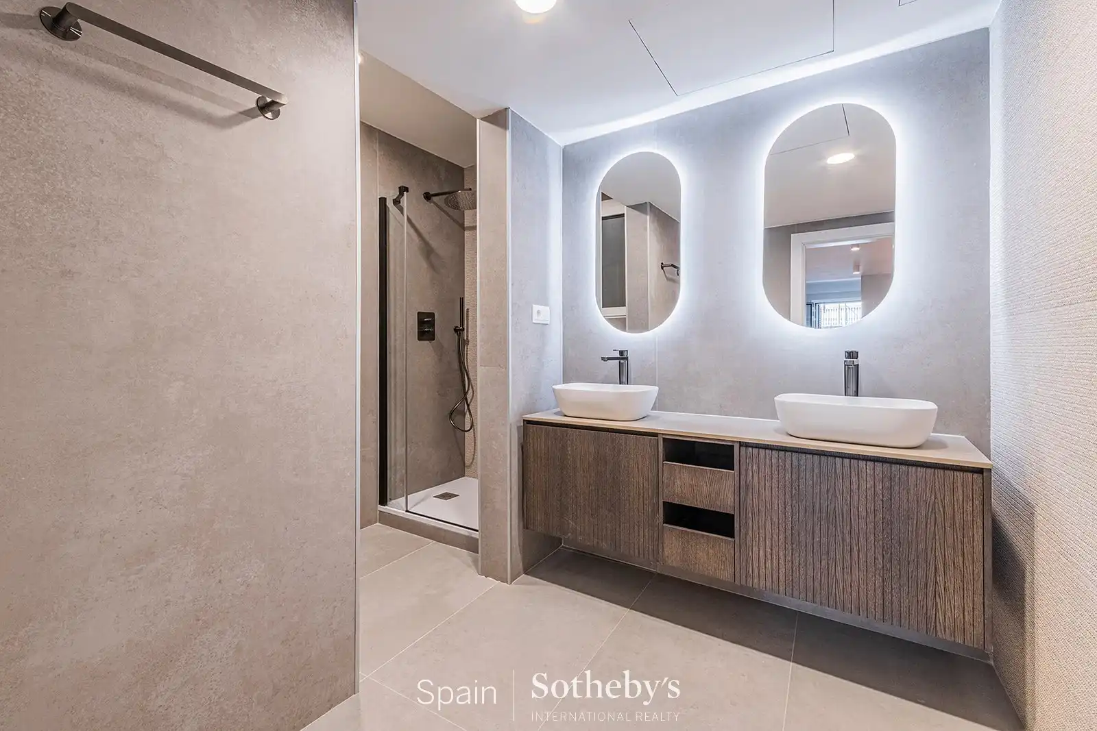 Bany de Apartament en venda en Barcelona amb Aire condicionat, Calefacció i Terrassa