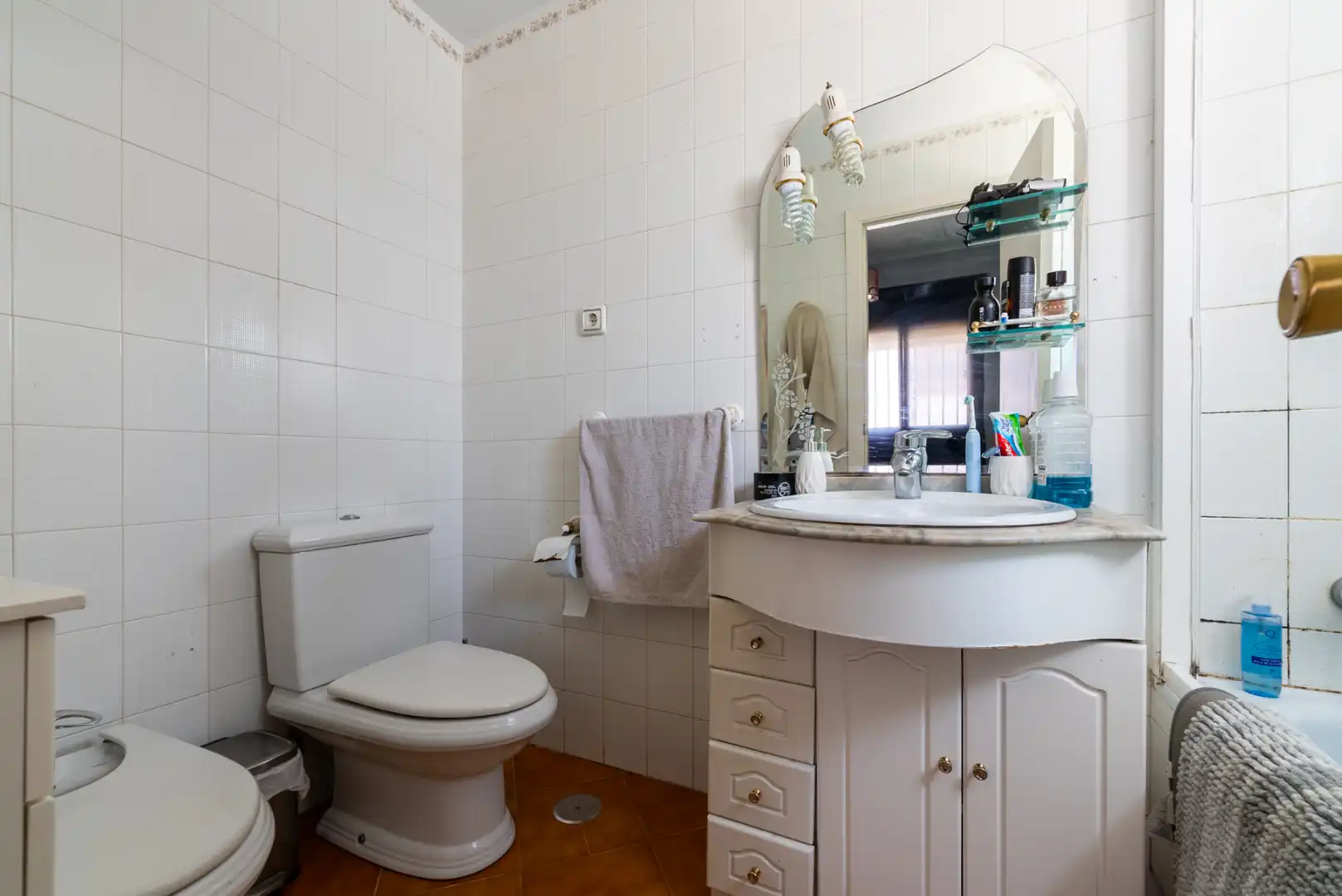 Bathroom of Detached homes for sale in Montequinto  with Air Conditioner, Heating and Parquet flooring