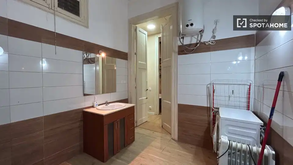 Flat with terrace to rent in Ciutat Vella, imagen 7
