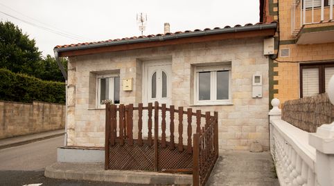 Foto 2 de Casa adosada en venda a Avenida de la Santa Cruz, 8, Maoño - Azoños, Santa Cruz de Bezana