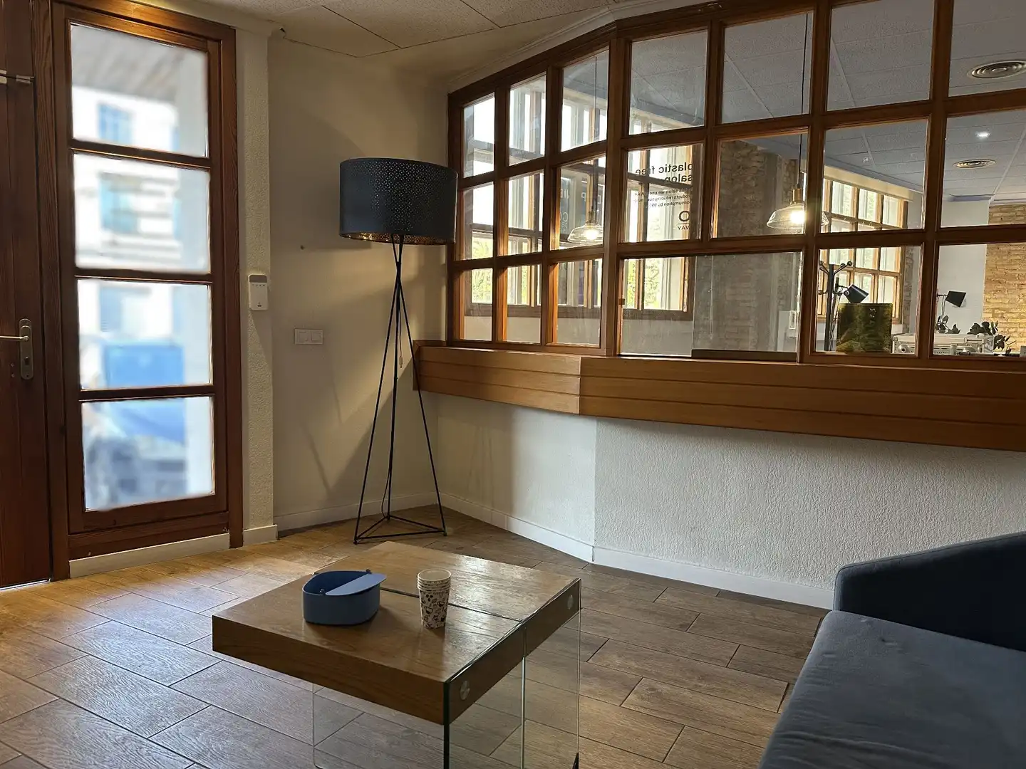Sala d'estar de Local de lloguer en Albaida amb Aire condicionat