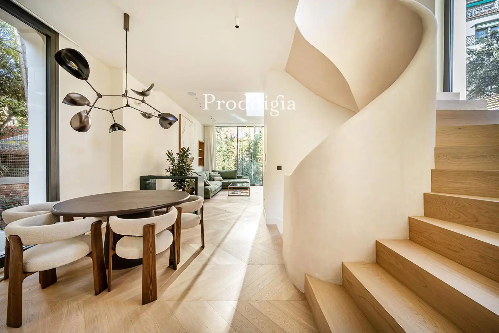 Vista exterior de Casa o xalet en venda en Barcelona amb Aire condicionat, Calefacció i Jardí privat