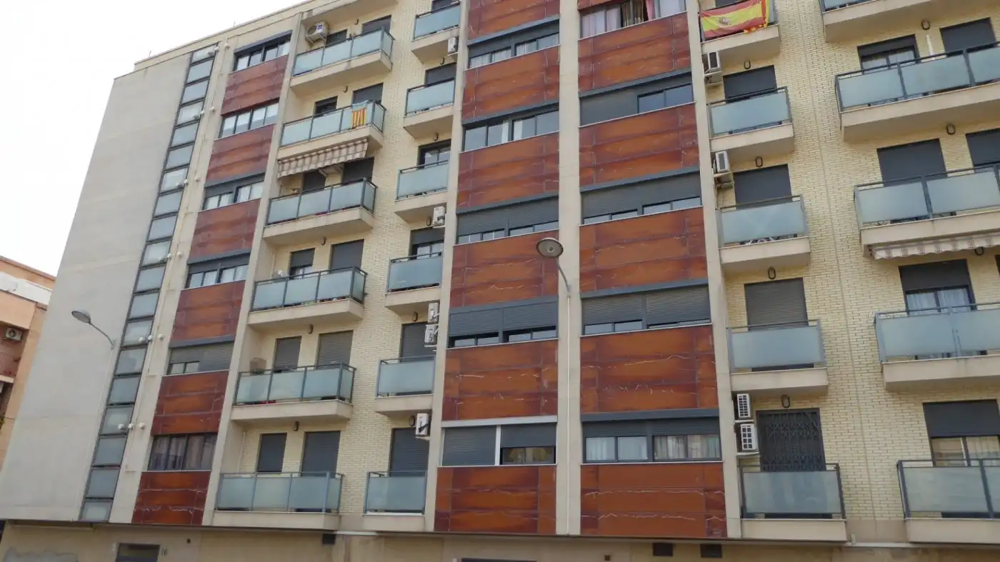 Vista exterior de Pis en venda en Paterna amb Parquet, Traster i Balcó