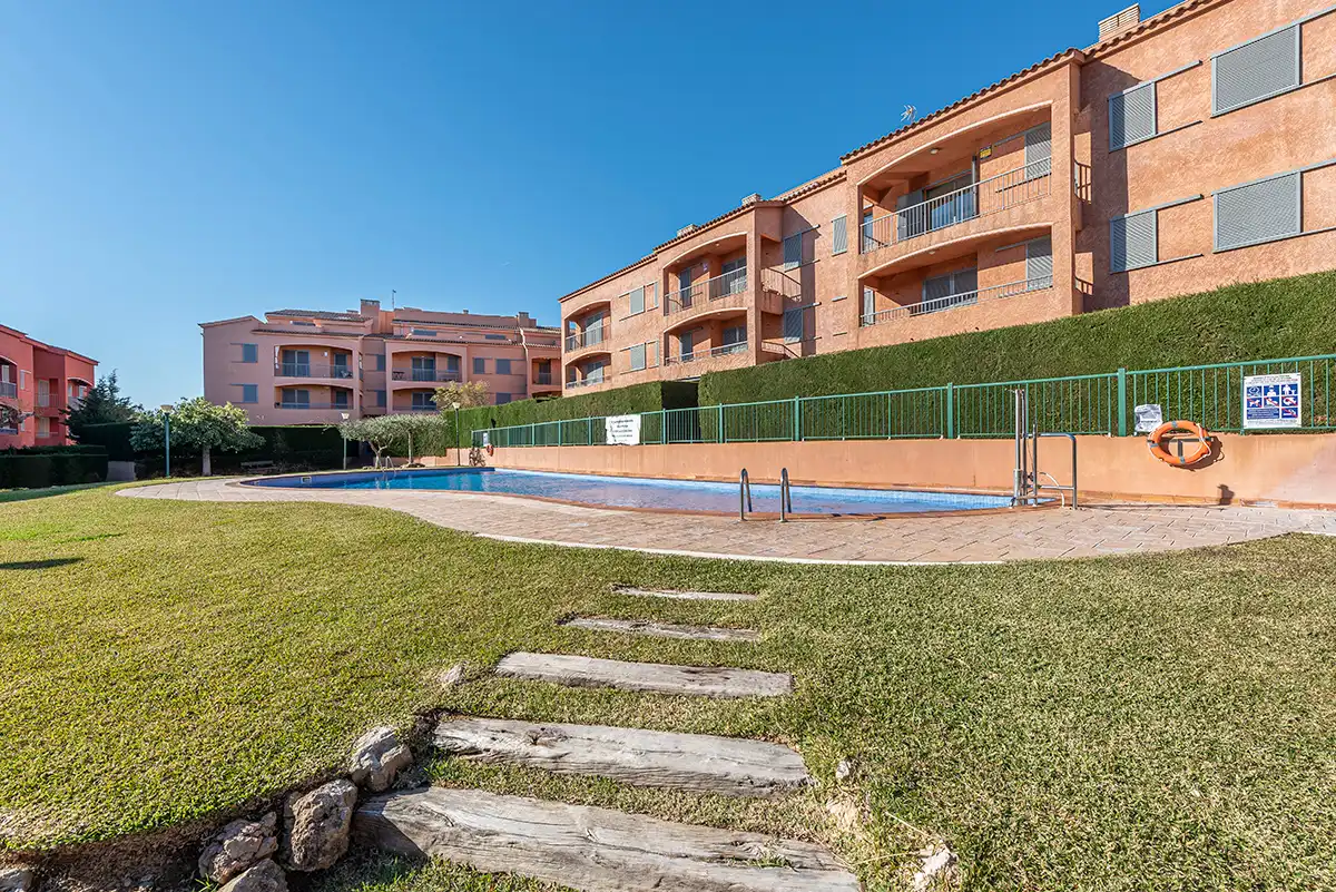 Piscina de Dúplex en venta en L'Ametlla de Mar  con Aire acondicionado, Calefacción y Terraza
