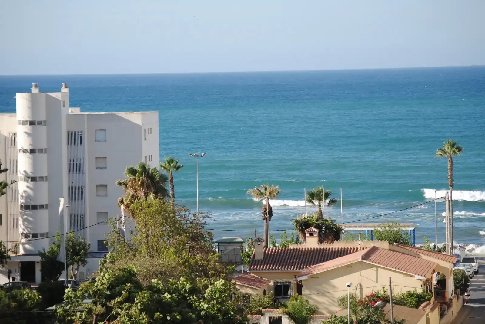 Vista exterior de Pis en venda en Rincón de la Victoria amb Aire condicionat, Piscina i Balcó