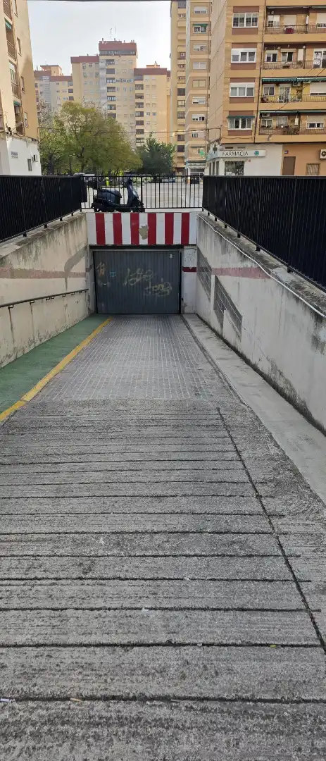 Parkplatz von Garage zum Verkauf in Valencia