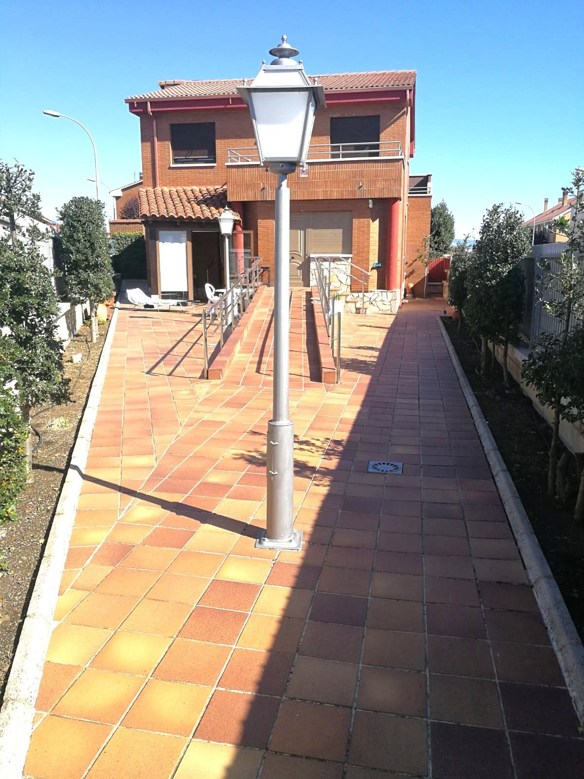 Exterior view of House or chalet for sale in Villaquilambre  with Heating, Private garden and Parquet flooring