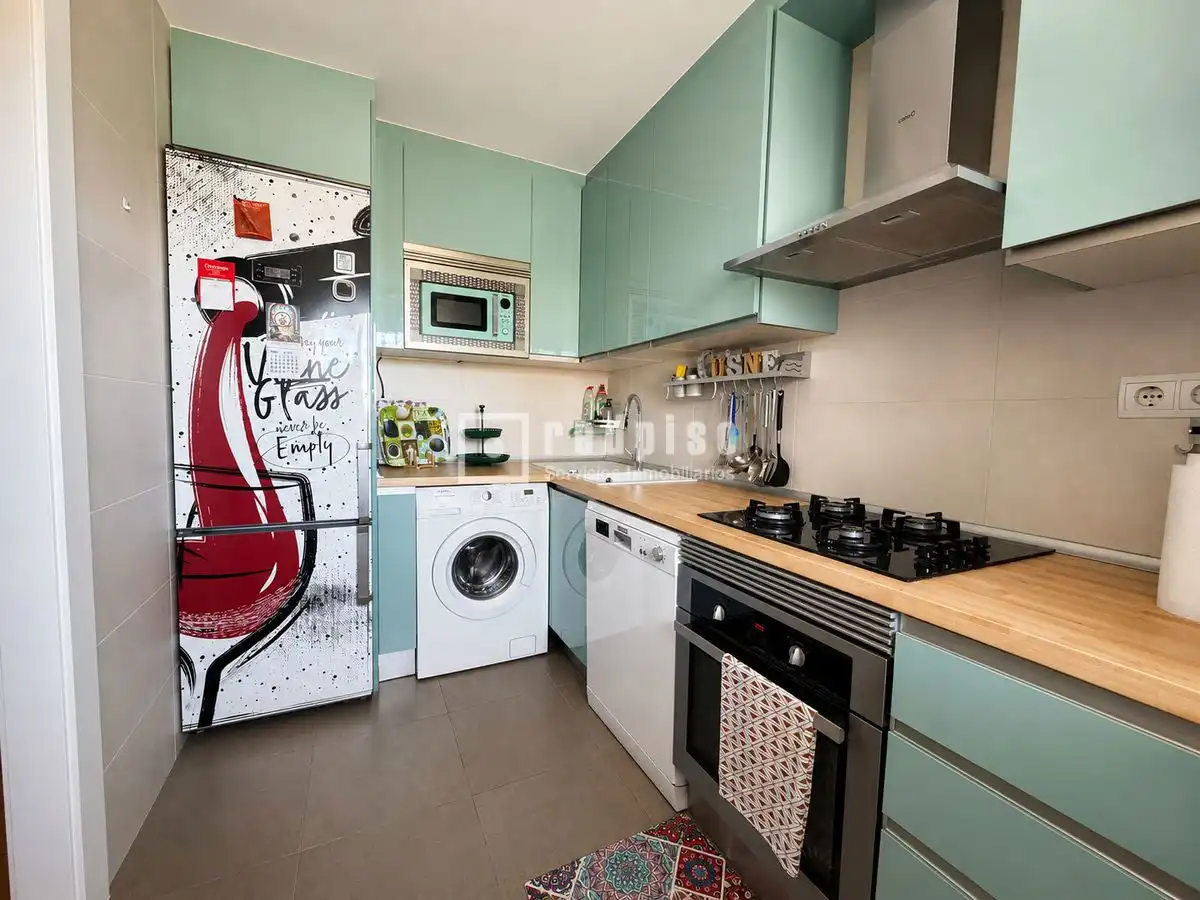 Cocina de Piso en venta en Torremolinos con Aire acondicionado, Terraza y Piscina