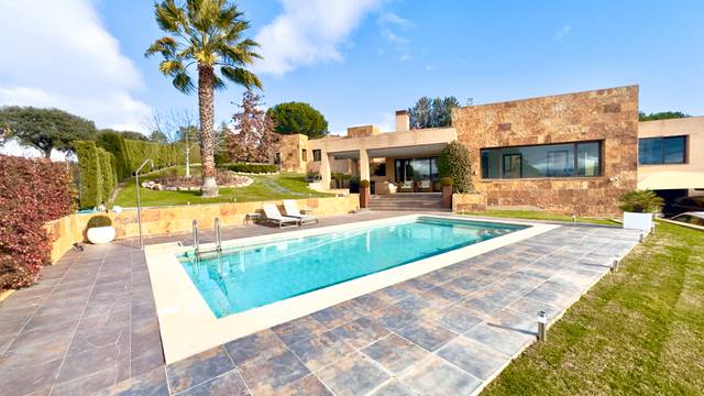 Casa-chalet en Alquiler en Club de Golf