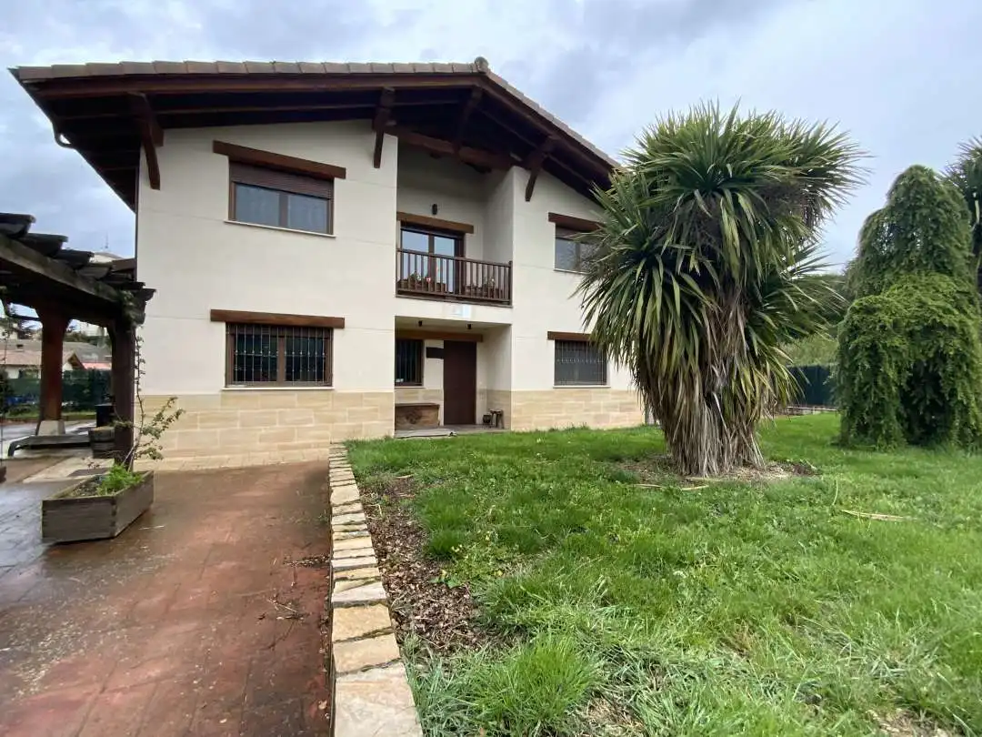 Exterior view of Houses for sale in Erriberagoitia / Ribera Alta  with Heating, Private garden and Terrace