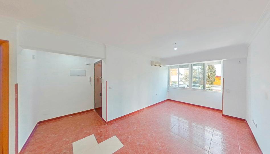 Photo 1 of Flat to rent in Juan XXIII - Rochelambert, Sevilla