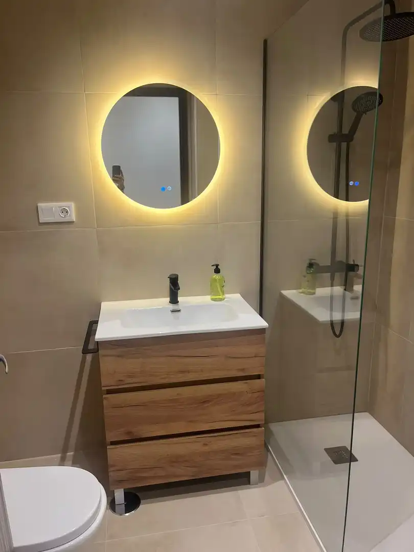 Baño de Piso de alquiler en Plaza de Toros - Avenida Chapí - Trinquete  