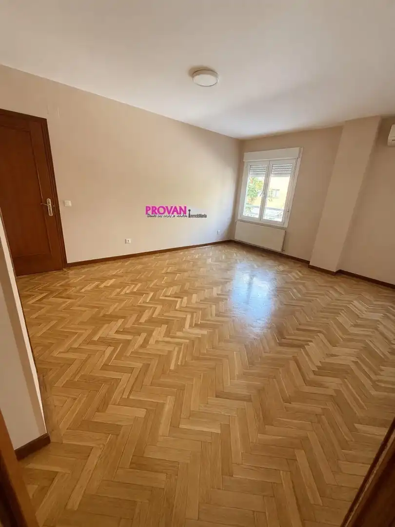 Sala d'estar de Pis en venda en Torrejón de Ardoz amb Aire condicionat, Calefacció i Parquet