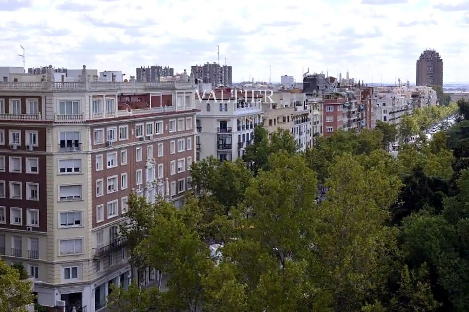 Exterior view of Flat for sale in Madrid  with Heating, Terrace and Storage room
