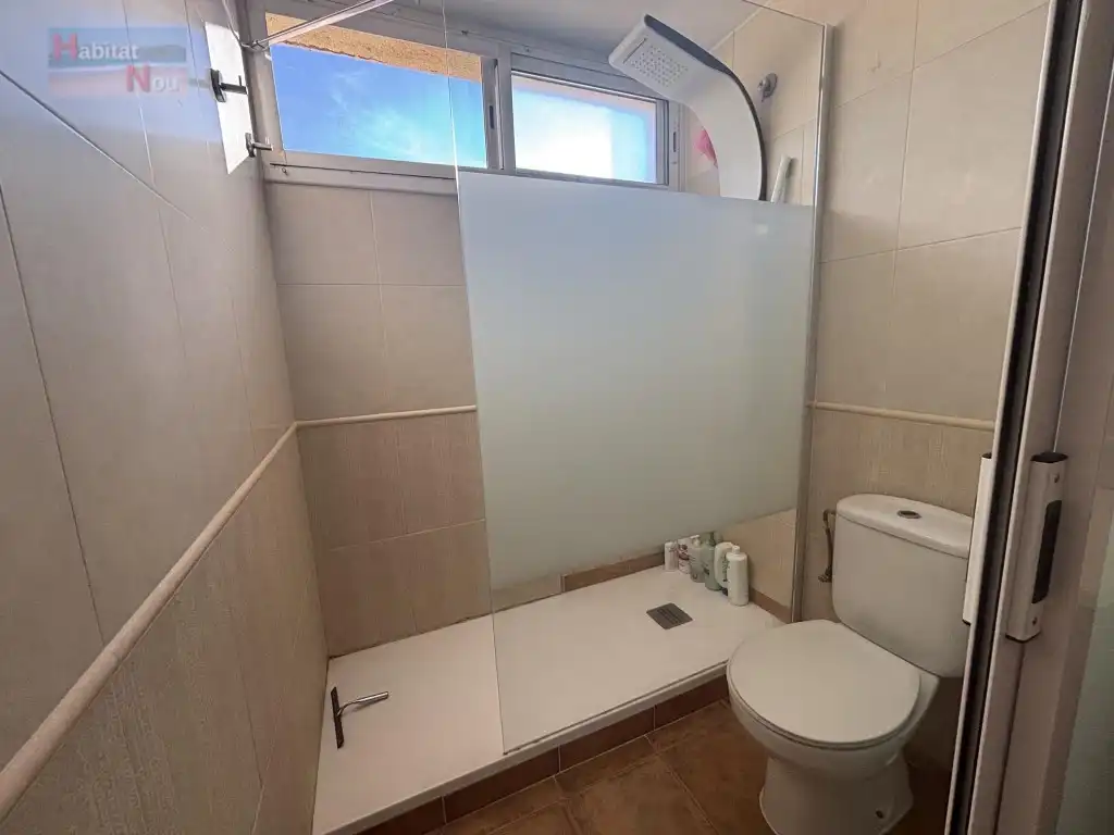 Bany de Casa o xalet en venda en La Bisbal del Penedès amb Forn i Rentadora