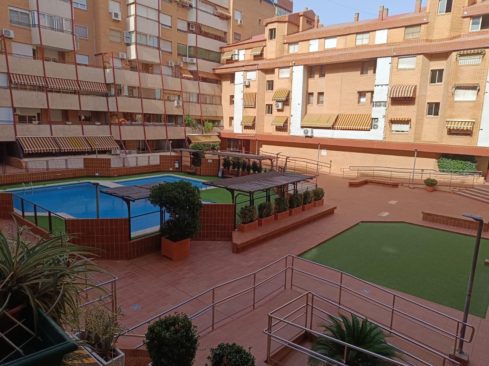 Piso de alquiler en San Antón