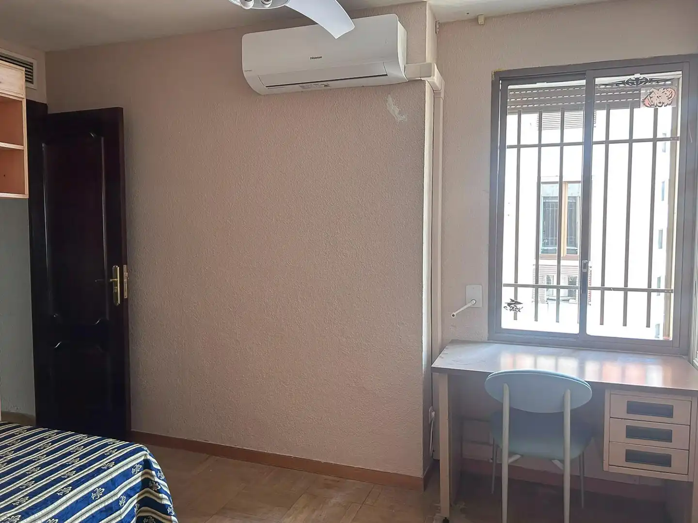 Schlafzimmer von Wohnung zur Miete in Sevilla mit Klimaanlage, Terrasse und Möbliert