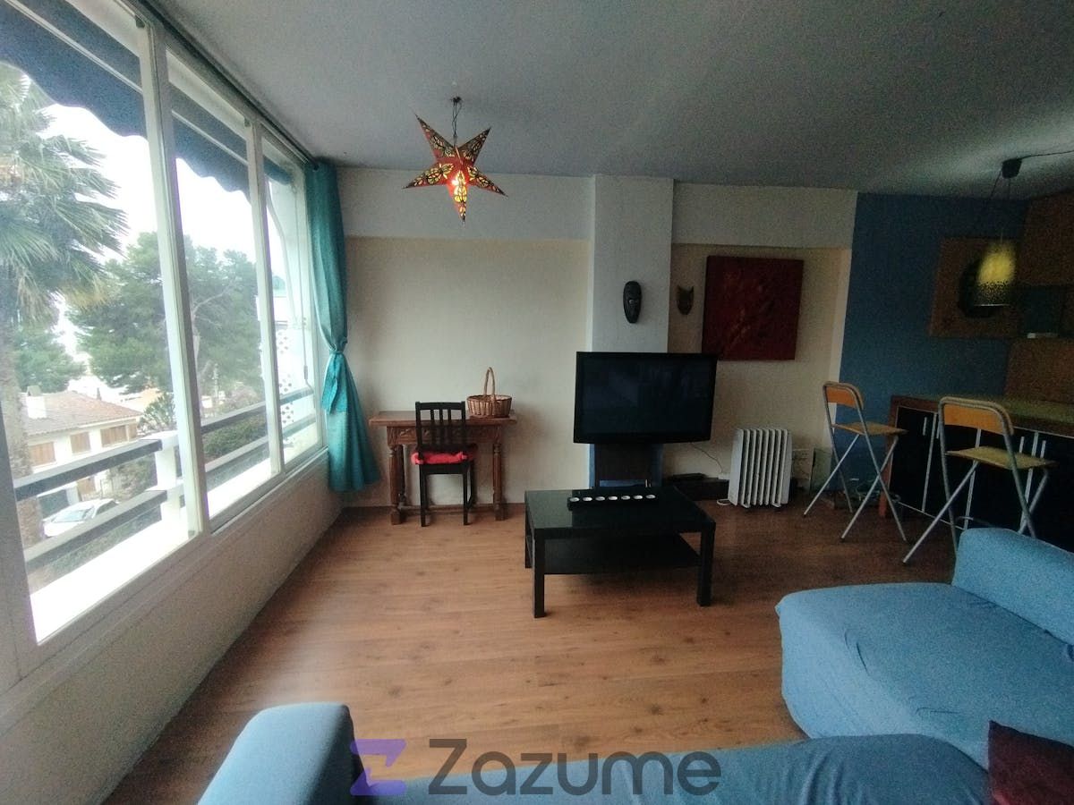 Sala d'estar de Estudi de lloguer en  Palma de Mallorca amb Jardí privat, Parquet i Terrassa