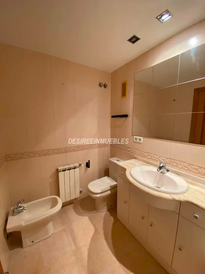 Bedroom of Flat for rent in Valencia  with Air Conditioner, Heating and Terrace