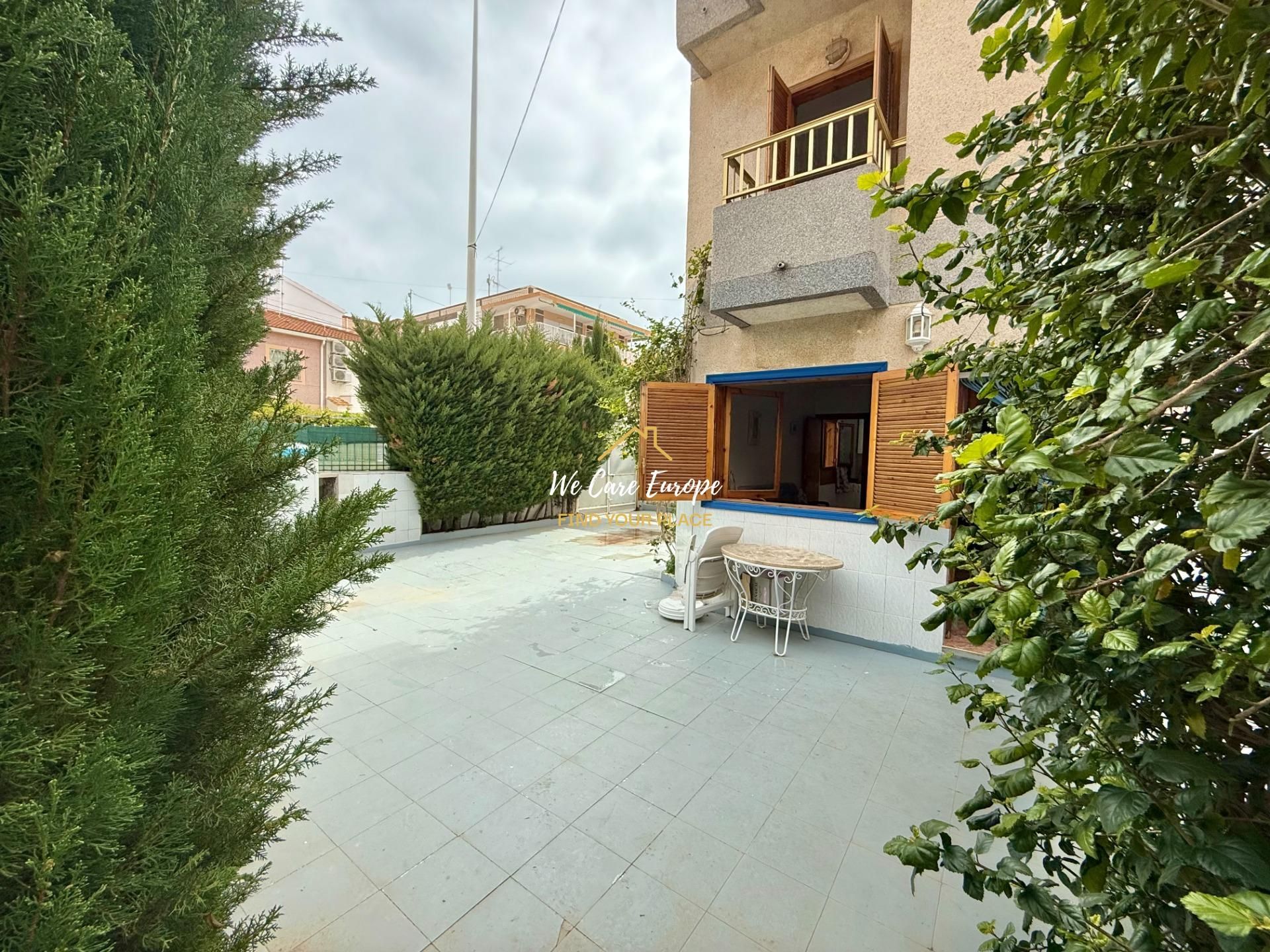 Vista exterior de Casa adosada en venda en Santa Pola amb Jardí privat, Terrassa i Traster