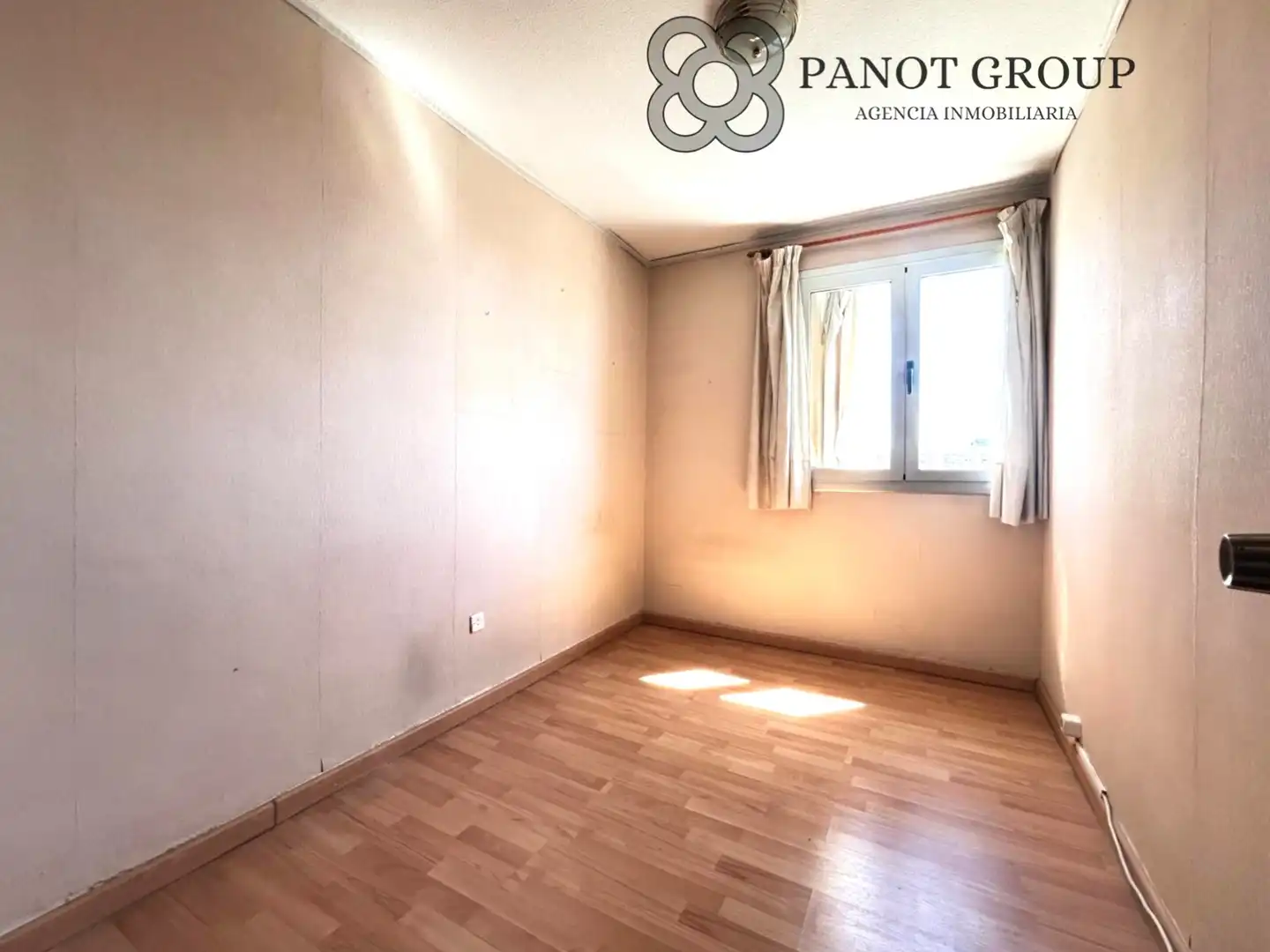 Habitación de Piso en venta en Barcelona con Aire acondicionado y Balcón