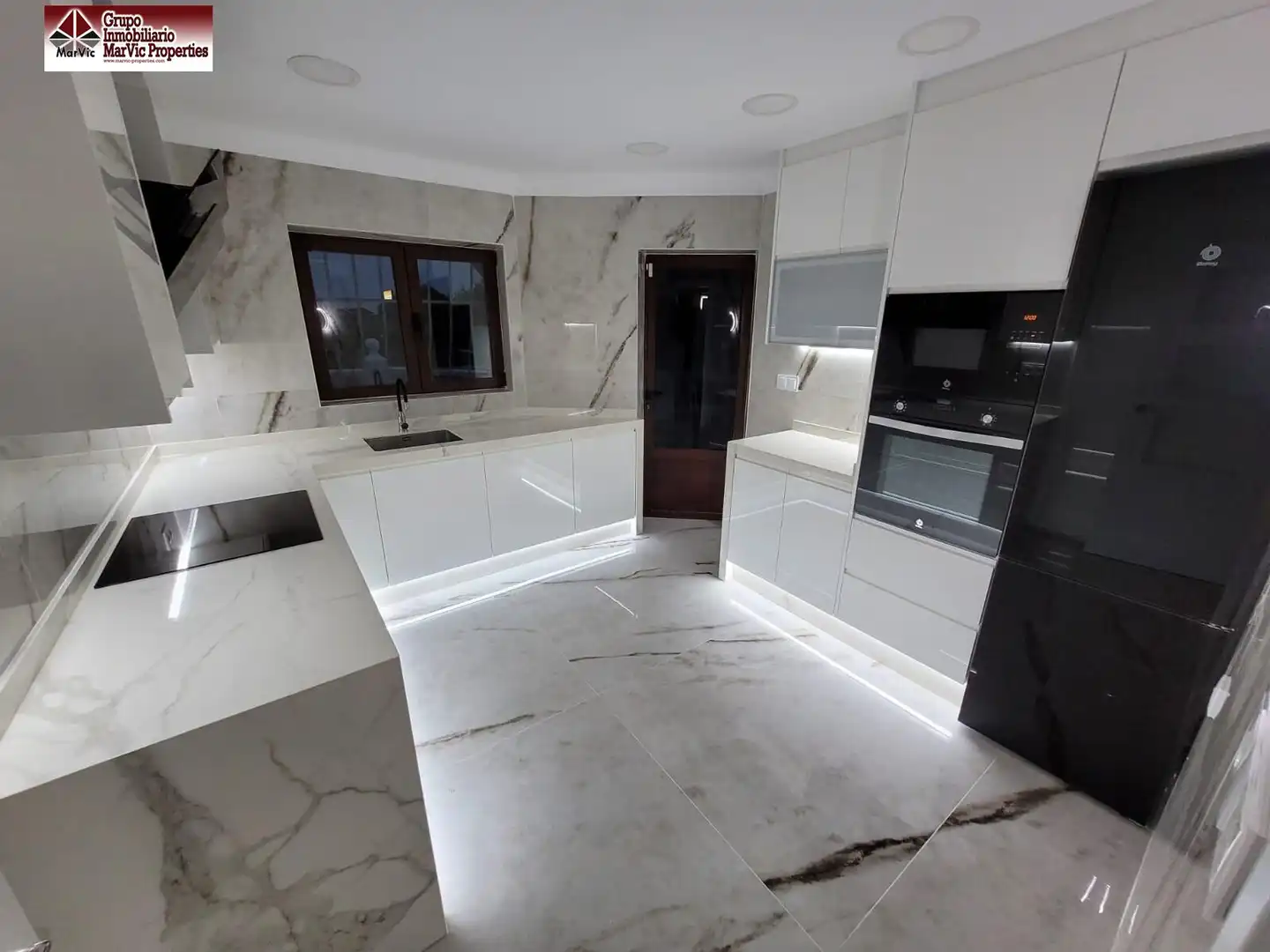 Chalet con piscina en venta en Coloma, imagen 67