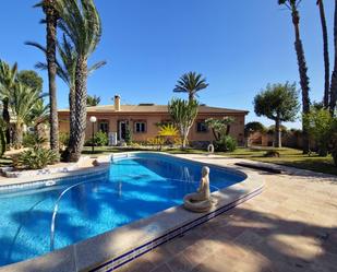 Vista exterior de Casa o xalet en venda en Torrevieja amb Aire condicionat, Calefacció i Jardí privat