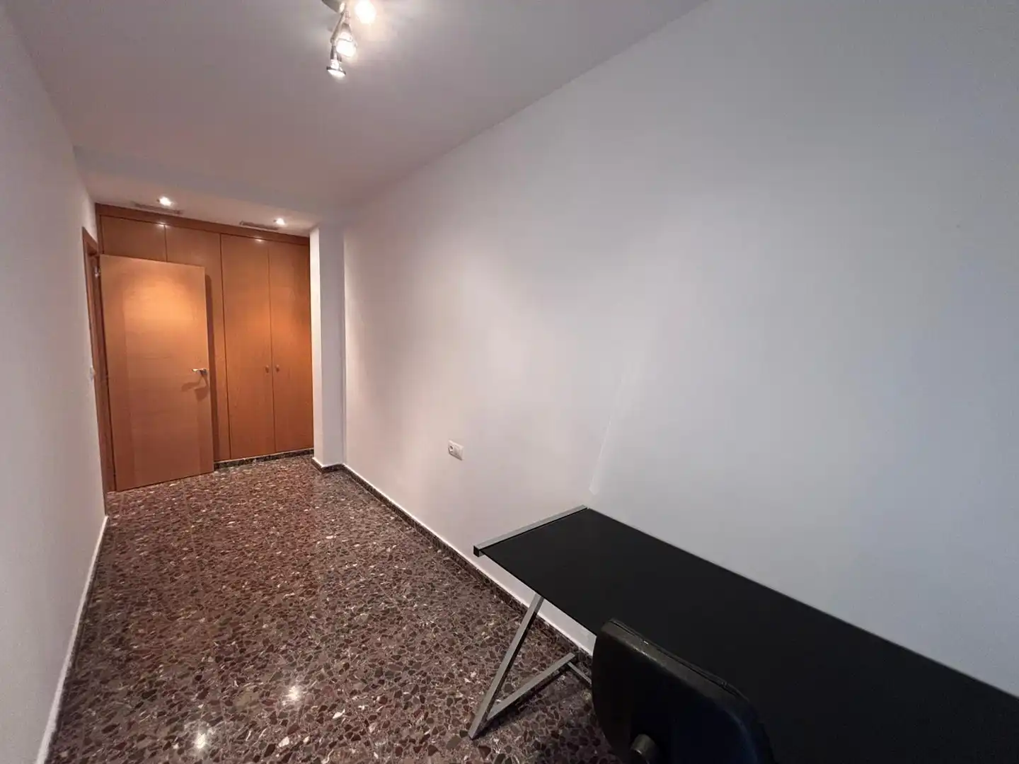 Flat for rent in Burjassot  with Air Conditioner and Furnished