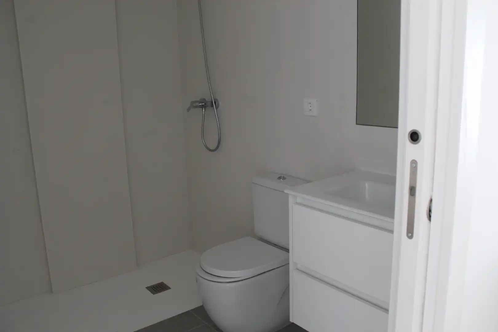 Baño de Planta baja en venta en Cubelles con Aire acondicionado, Calefacción y Jardín privado