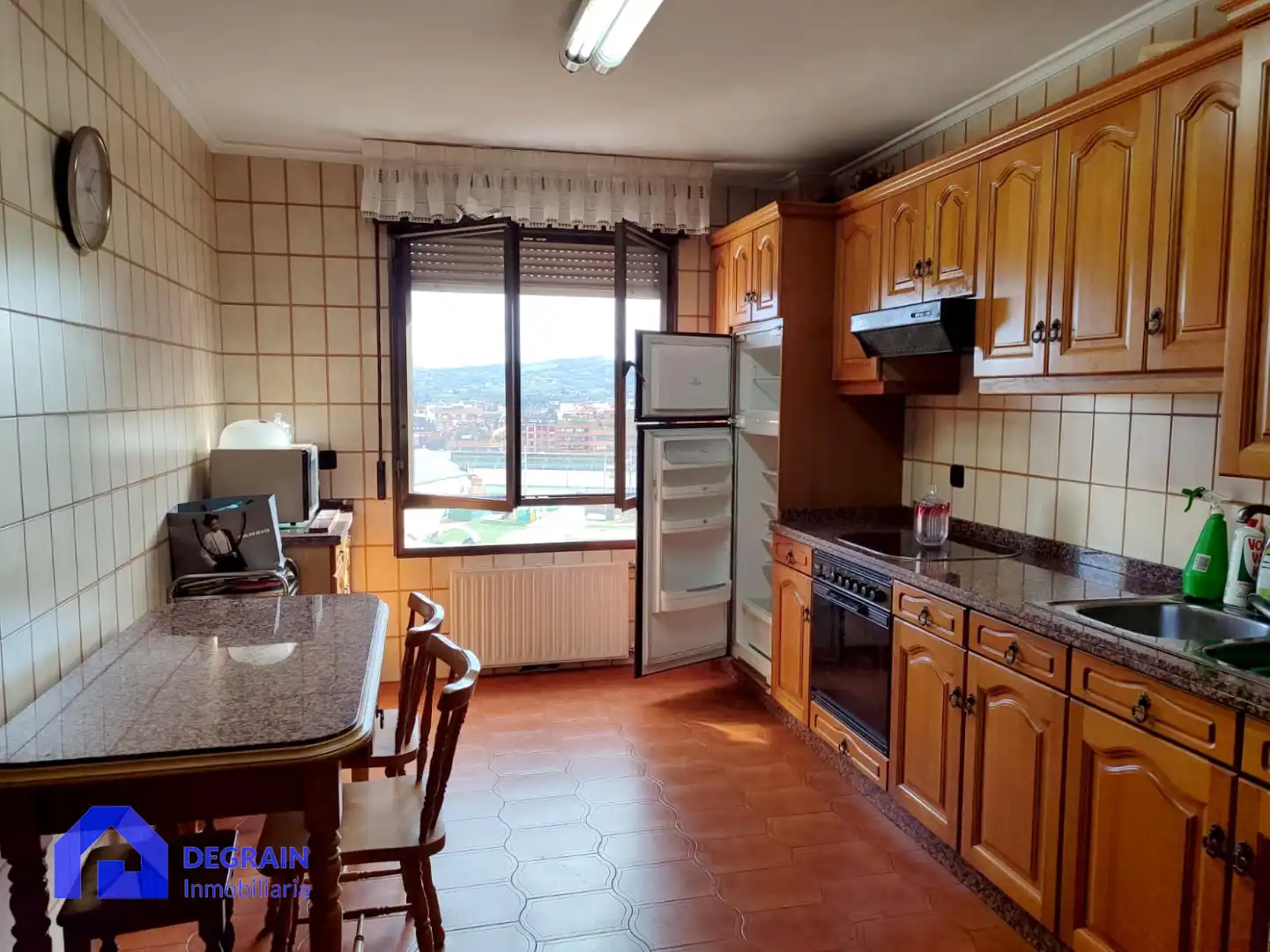 Küche von Wohnung zum Verkauf in Oviedo  mit Heizung und Abstellraum