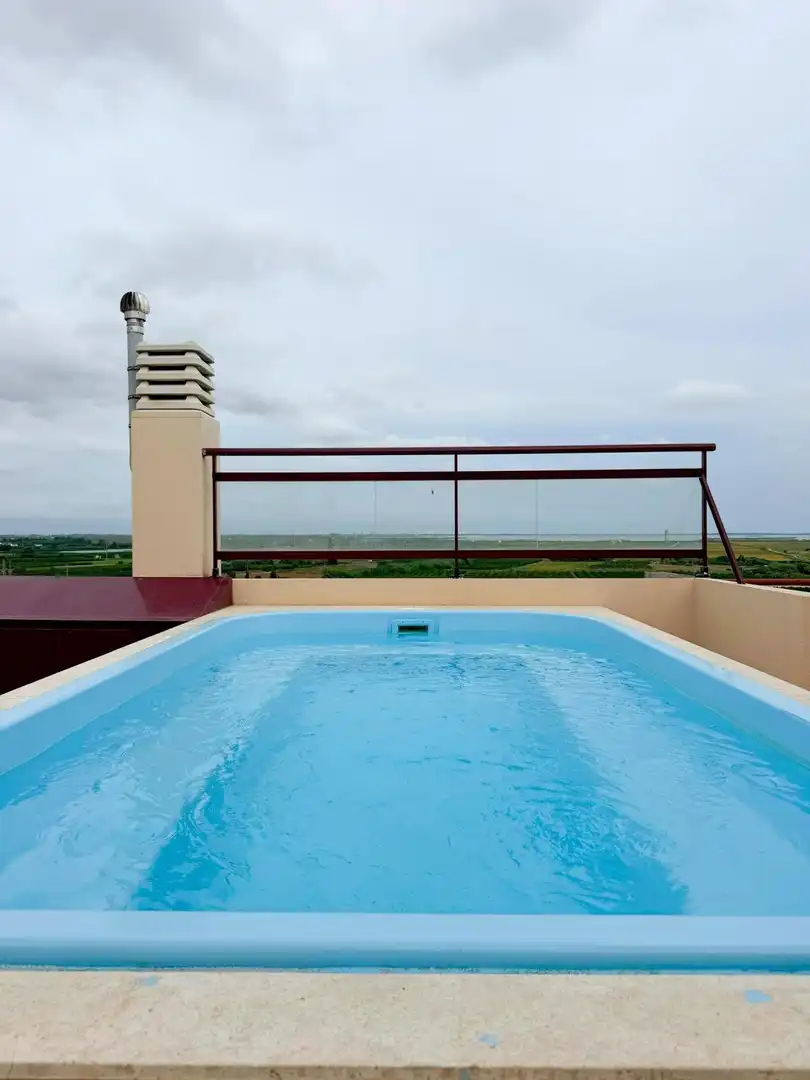 Piscina de Pis de lloguer en Silla amb Calefacció, Terrassa i Balcó