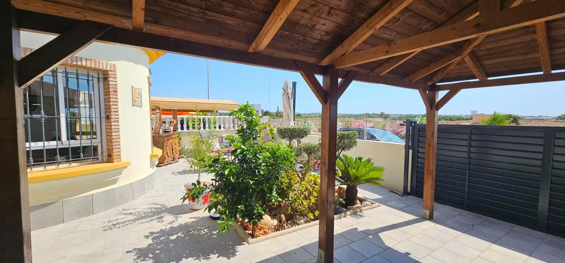 Terrassa de Casa o xalet en venda en El Raso
