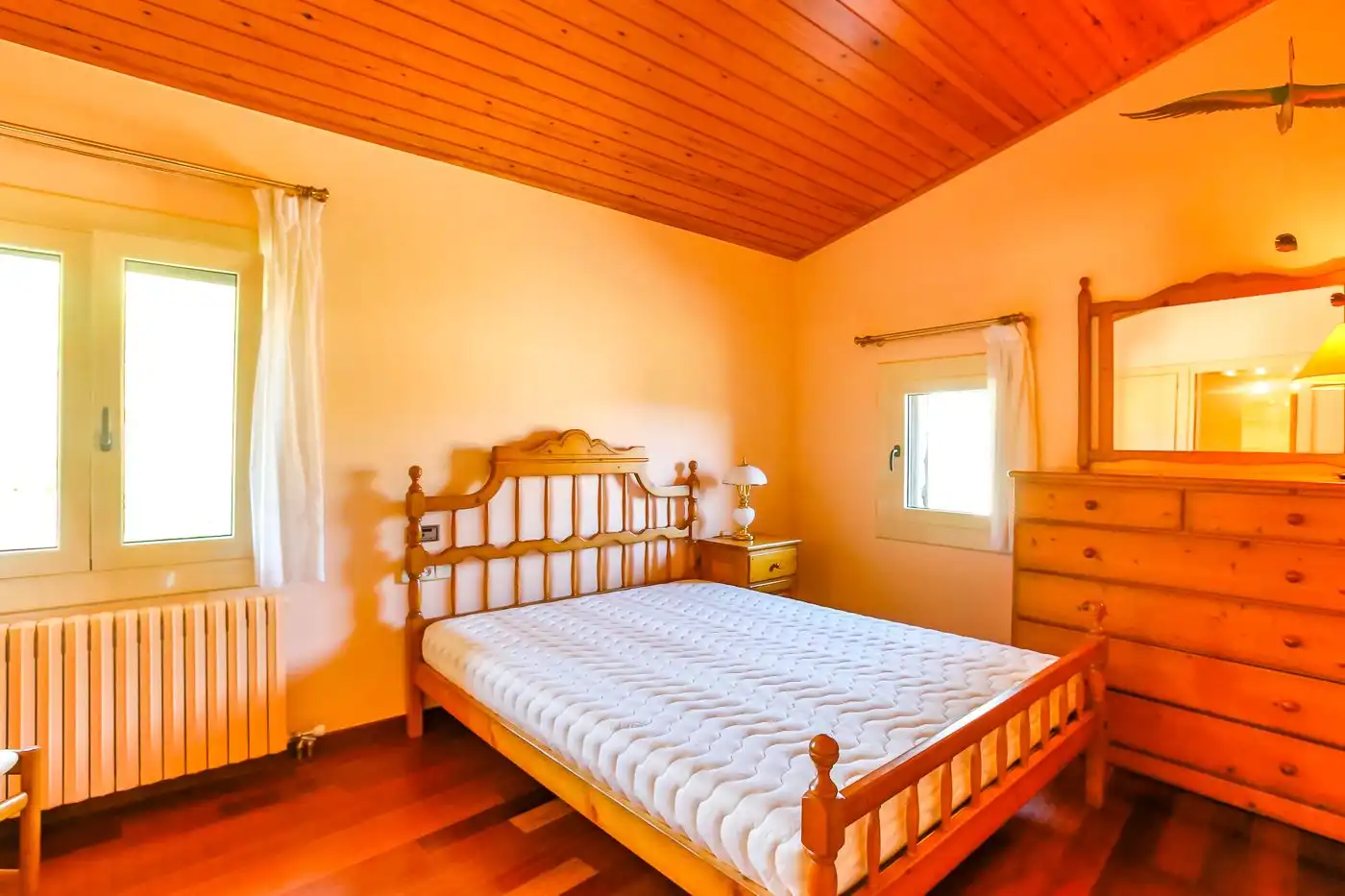 Habitación de Finca rústica en venta en Olot con Calefacción, Jardín privado y Terraza