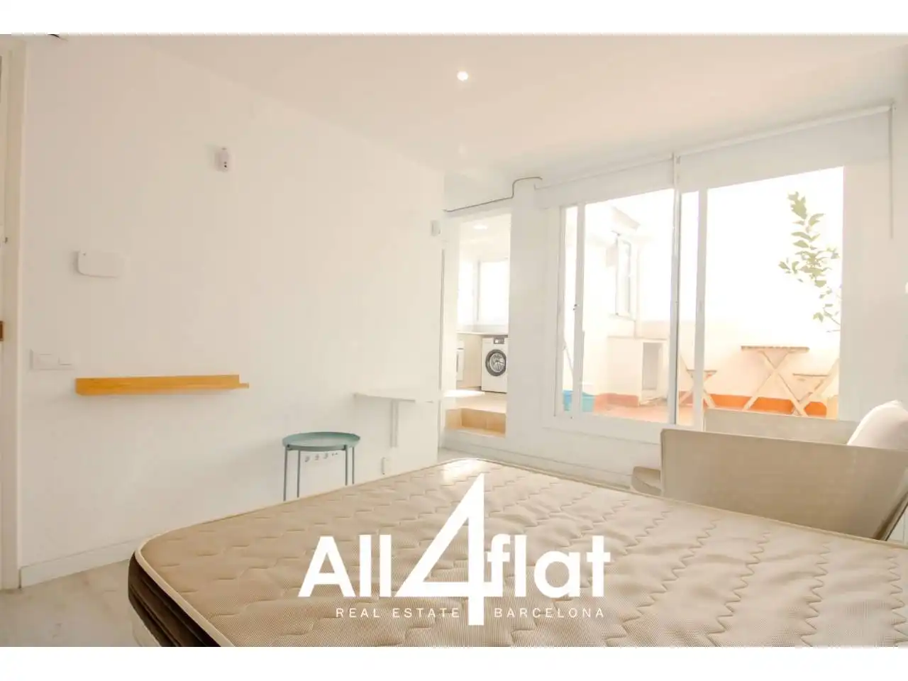 Schlafzimmer von Dachboden zur Miete in Barcelona mit Klimaanlage, Heizung und Parkett