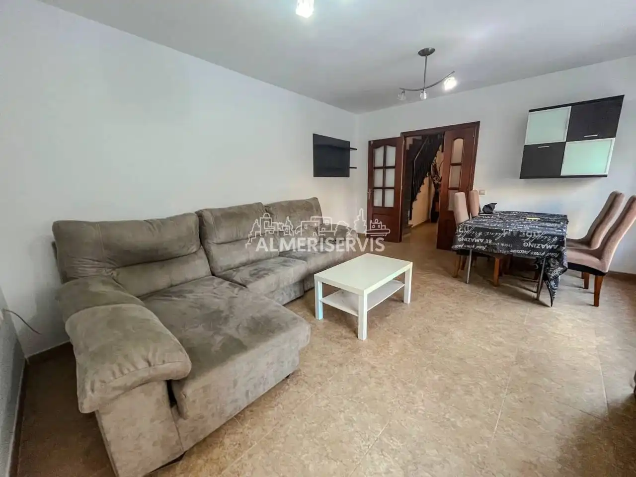 Sala d'estar de Casa o xalet en venda en Roquetas de Mar amb Aire condicionat i Moblat