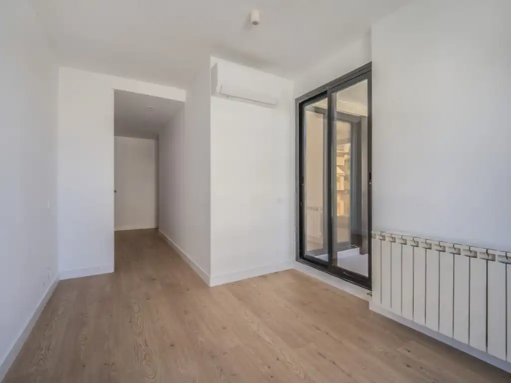 Schlafzimmer von Wohnung zur Miete in Madrid mit Klimaanlage